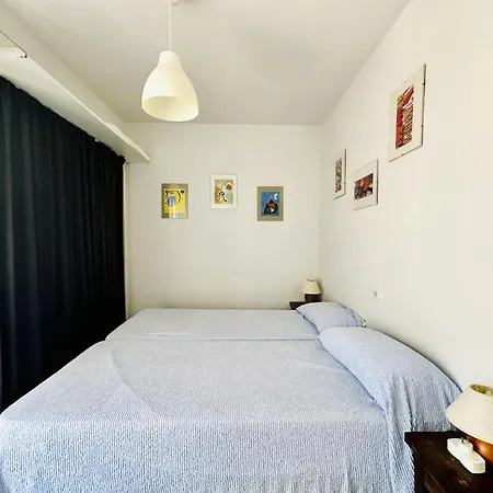 Apartment 2112 Hort De Mar A 306, Vista Inmejorable, En 1ª Linea De Mar Y Frente A La Playa Mas Espaciosa De Roses. Edificio Tranquilo. Parking. - Es-258-37