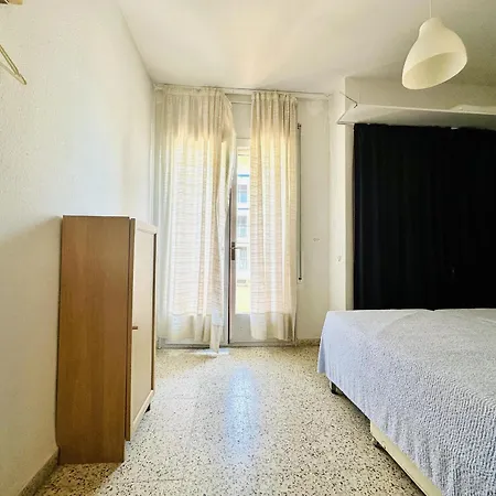 2112 Hort De Mar A 306, Vista Inmejorable, En 1ª Linea De Mar Y Frente A La Playa Mas Espaciosa De Roses. Edificio Tranquilo. Parking. - Es-258-37